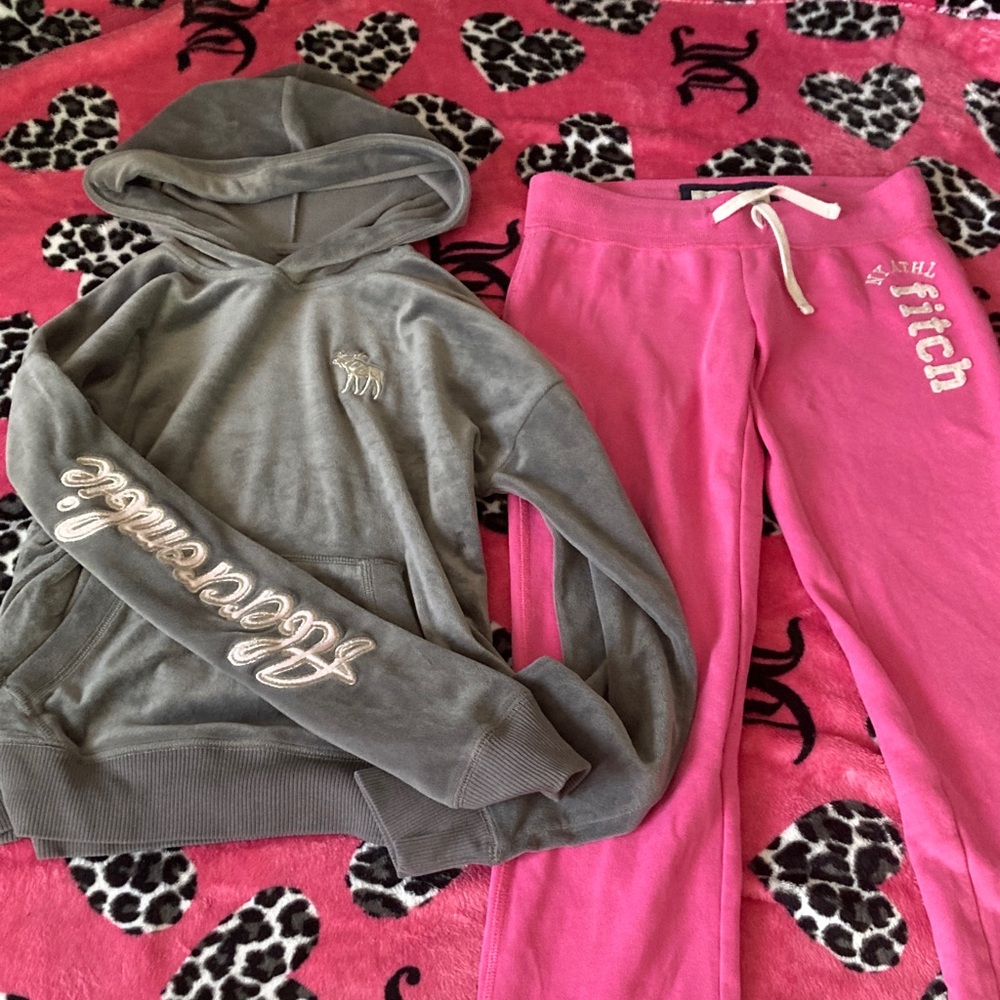 (PRICE DROP) Abercrombie & Fitch Pink and Gray Kids Sweatsuit Bundle
